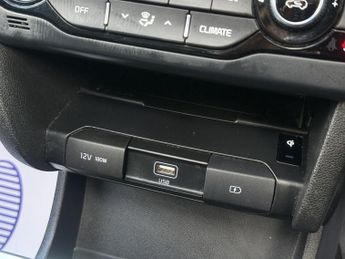 KIA NIRO 64kWh 4+ SUV 5dr Electric Auto (201 bhp)