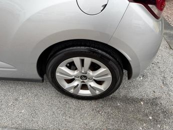 CITROEN DS3 1.6 VTi DStyle Hatchback 3dr Petrol Auto Euro 5 (120 ps)