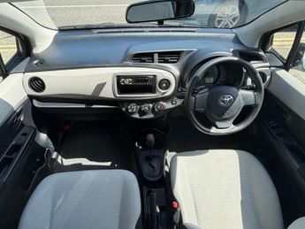 TOYOTA YARIS 1.3 Automatic JDM Petrol Hatchback Silver 5dr