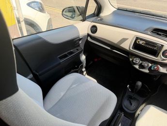 TOYOTA YARIS 1.3 Automatic JDM Petrol Hatchback Silver 5dr