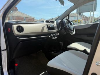 TOYOTA YARIS 1.3 Automatic JDM Petrol Hatchback Silver 5dr
