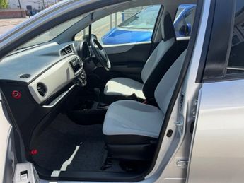 TOYOTA YARIS 1.3 Automatic JDM Petrol Hatchback Silver 5dr