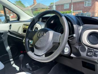 TOYOTA YARIS 1.3 Automatic JDM Petrol Hatchback Silver 5dr