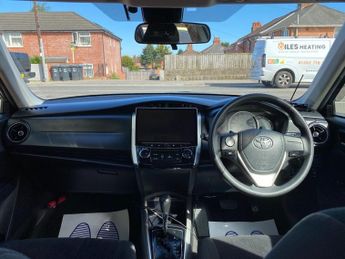 TOYOTA COROLLA 1.5 Automatic petrol Black 5dr