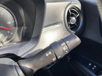 TOYOTA COROLLA 1.5 Automatic petrol Black 5dr