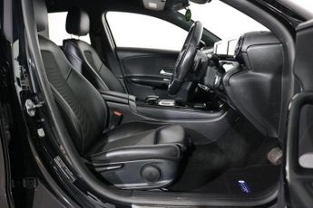 MERCEDES-BENZ A-CLASS 1.5 A180d SE Hatchback 5dr Diesel 7G-DCT Euro 6 (s/s) (116 ps)