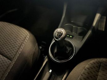 SKODA FABIA 1.2 SE Hatchback 5dr Petrol Manual Euro 5 (69 ps)