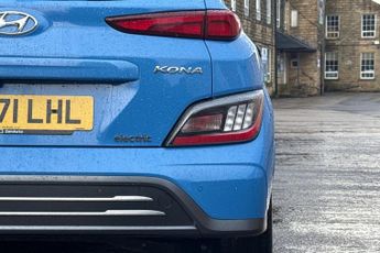 HYUNDAI KONA 64kWh Premium SUV 5dr Electric Auto (10.5kW Charger) (204 ps) Re