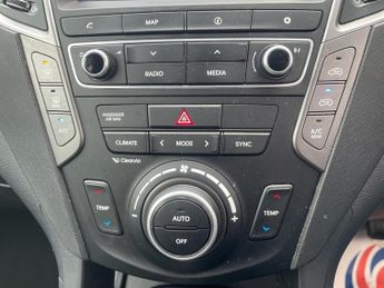 HYUNDAI SANTA FE 2.2 CRDi Blue Drive Premium SUV 5dr Diesel Auto 4WD Euro 6 (s/s)