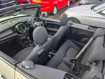 MINI CONVERTIBLE 1.5 Cooper Convertible 2dr Petrol Auto Euro 6 (s/s) (136 ps)