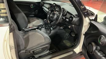 MINI CONVERTIBLE 1.5 Cooper Convertible 2dr Petrol Auto Euro 6 (s/s) (136 ps)