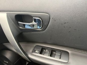 NISSAN QASHQAI 2.0 Tekna SUV 5dr Petrol CVT 4WD Euro 4 (141 ps)