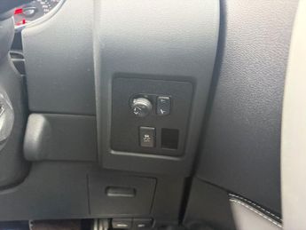 NISSAN QASHQAI 2.0 Tekna SUV 5dr Petrol CVT 4WD Euro 4 (141 ps)