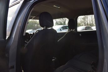 MINI COUNTRYMAN 1.5 Cooper Classic SUV 5dr Petrol Steptronic Euro 6 (s/s) (136 p