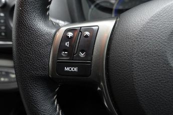 TOYOTA YARIS 1.5 VVT-h Excel Hatchback 5dr Petrol Hybrid E-CVT Euro 6 (15in A
