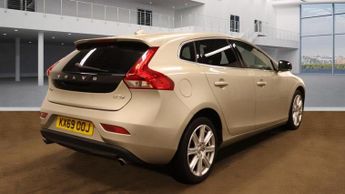 VOLVO V40 2.0 D3 Inscription Edition Hatchback 5dr Diesel Auto Euro 6 (s/s