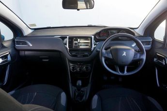 PEUGEOT 208 1.2 VTi Active Hatchback Petrol Manual 5dr - Just 35,180 Miles /