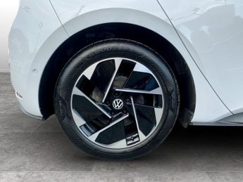 VOLKSWAGEN ID.3 Pro Performance 58kWh Family Hatchback 5dr Electric Auto (204 ps