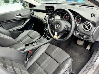 MERCEDES-BENZ GLA 1.6 GLA180 Urban Edition SUV 5dr Petrol 7G-DCT Euro 6 (s/s) (122