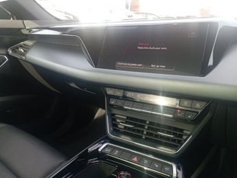 AUDI E-TRON GT 93.4kWh Saloon 4dr Electric Auto quattro (476 ps)