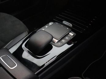 MERCEDES-BENZ A-CLASS 1.3 A180 AMG Line Edition (Executive) Hatchback 5dr Petrol 7G-DC