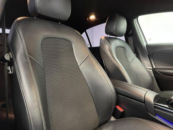 MERCEDES-BENZ A-CLASS 1.3 A200 Sport (Premium) Hatchback 5dr Petrol 7G-DCT Euro 6 (s/s