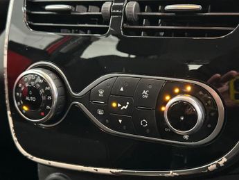 RENAULT CLIO 1.5 dCi Dynamique S MediaNav Hatchback 5dr Diesel EDC Euro 5 (90