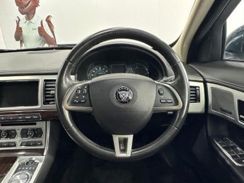 JAGUAR XF 2.2d Portfolio Saloon 4dr Diesel Auto Euro 5 (s/s) (200 ps)