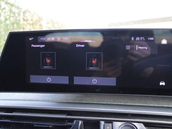 PEUGEOT E-3008 73kWh GT SUV 5dr Electric Auto (210 ps)