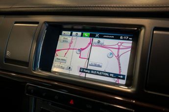 JAGUAR XF 2.2d Portfolio Saloon 4dr Diesel Auto Euro 5 (s/s) (200 ps)