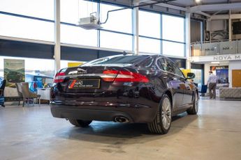 JAGUAR XF 2.2d Portfolio Saloon 4dr Diesel Auto Euro 5 (s/s) (200 ps)