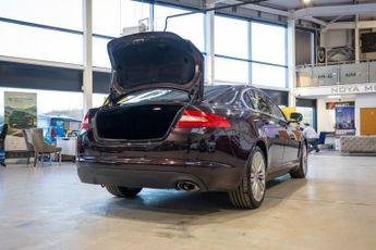 JAGUAR XF 2.2d Portfolio Saloon 4dr Diesel Auto Euro 5 (s/s) (200 ps)