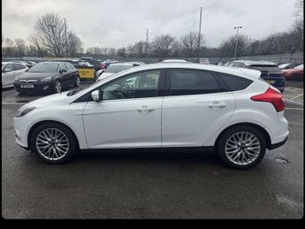 FORD FOCUS 1.0T EcoBoost Zetec Hatchback 5dr Petrol Manual Euro 5 (s/s) (12
