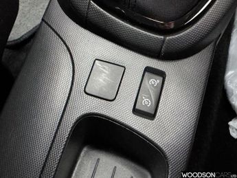 RENAULT CLIO 1.2 16V Dynamique MediaNav Hatchback 5dr Petrol Manual Euro 5 (7