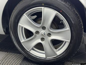 RENAULT CLIO 1.2 16V Dynamique MediaNav Hatchback 5dr Petrol Manual Euro 5 (7