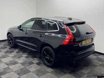 VOLVO XC60 2.0 T5 Momentum SUV 5dr Petrol Auto AWD Euro 6 (s/s) (250 ps)