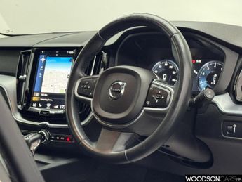 VOLVO XC60 2.0 T5 Momentum SUV 5dr Petrol Auto AWD Euro 6 (s/s) (250 ps)