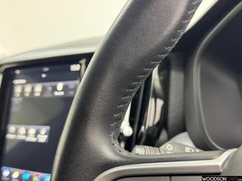 VOLVO XC60 2.0 T5 Momentum SUV 5dr Petrol Auto AWD Euro 6 (s/s) (250 ps)