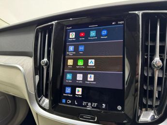 VOLVO V60 2.0 B4 MHEV Plus Estate 5dr Petrol Hybrid DCT Auto Euro 6 (s/s) 