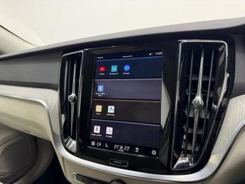 VOLVO V60 2.0 B4 MHEV Plus Estate 5dr Petrol Hybrid DCT Auto Euro 6 (s/s) 