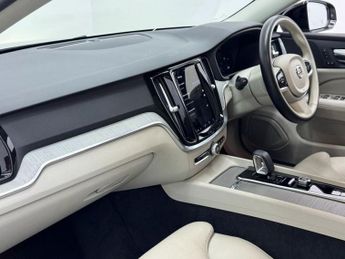 VOLVO V60 2.0 B4 MHEV Plus Estate 5dr Petrol Hybrid DCT Auto Euro 6 (s/s) 