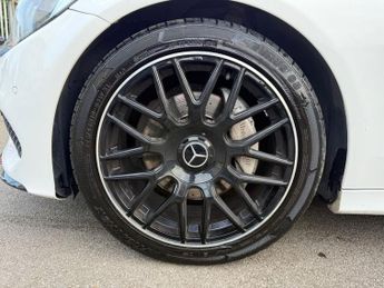 MERCEDES-BENZ C-CLASS 2.1 C220d AMG Line (Premium) Saloon 4dr Diesel G-Tronic+ Euro 6 