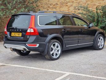 VOLVO XC70 2.4 D5 SE Lux Estate 5dr Diesel Geartronic AWD Euro 5 (215 ps)