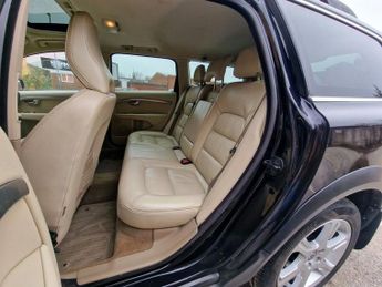 VOLVO XC70 2.4 D5 SE Lux Estate 5dr Diesel Geartronic AWD Euro 5 (215 ps)