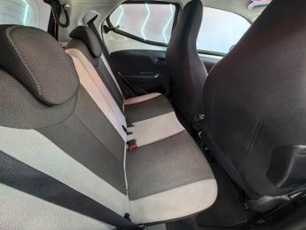 TOYOTA AYGO 1.0 VVT-i x-press Hatchback 5dr Petrol x-shift Euro 6 (68 ps)