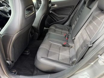 MERCEDES-BENZ GLA 1.6 GLA180 Urban Edition SUV 5dr Auto 