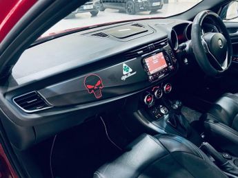 ALFA ROMEO GIULIETTA 2.0 JTDM-2 QV Line Hatchback 5dr Diesel TCT Euro 5 (s/s) (175 bh