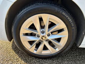 SKODA OCTAVIA 1.4 TSI iV 13kWh SE Technology Estate 5dr Petrol Plug-in Hybrid 