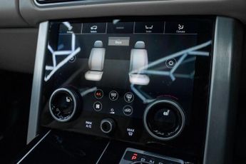 LAND ROVER RANGE ROVER 3.0 SD V6 Vogue SUV 5dr Diesel Auto 4WD Euro 6 (s/s) (275 ps)