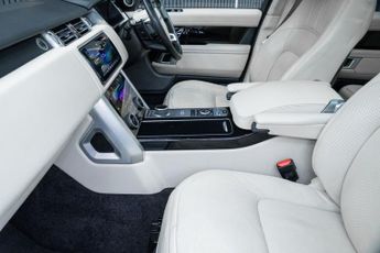 LAND ROVER RANGE ROVER 3.0 SD V6 Vogue SUV 5dr Diesel Auto 4WD Euro 6 (s/s) (275 ps)